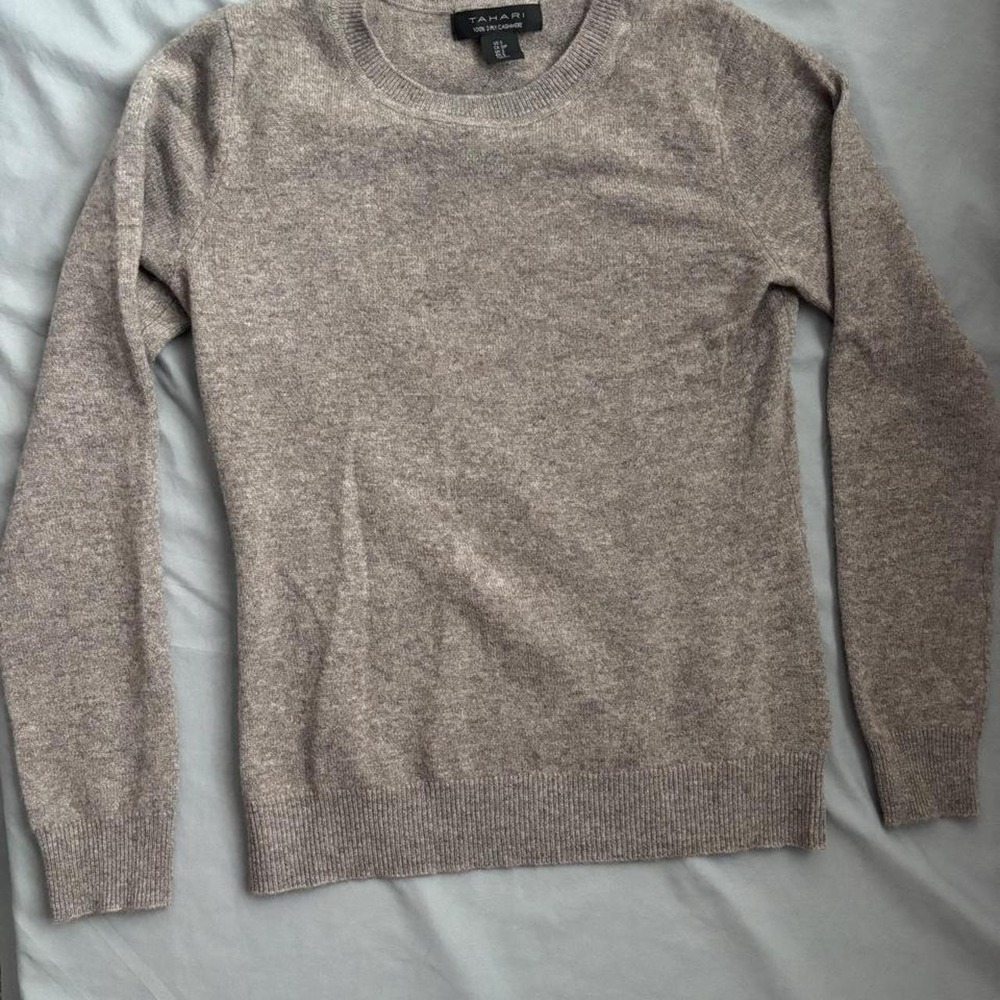 tahari cashmere crewneck